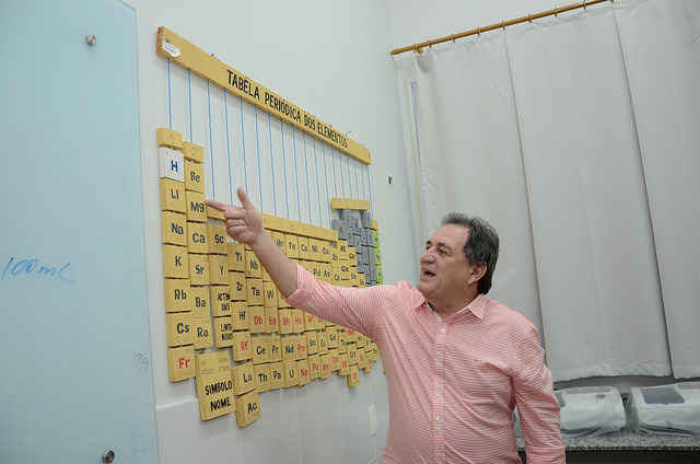 Em Coxim, senador Moka inaugura obras e relembra época de professor